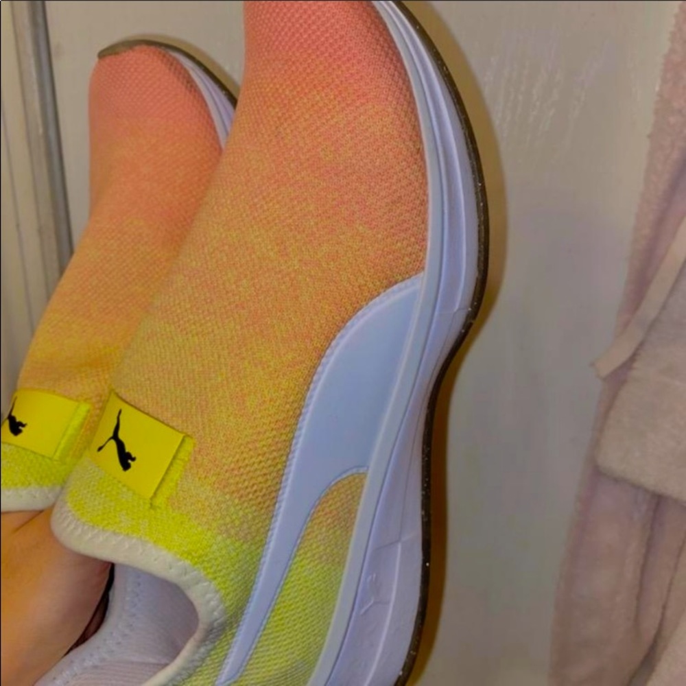 🧡SELENA GOMEZ X PUMA SLIP ON SNEAKERS🧡